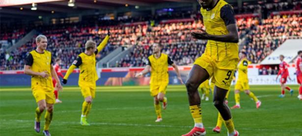 28圈体育-斯图加特迎德甲关键赛；国际比赛日再遭质疑；悬念犹存；更衣室氛围转暖的简单介绍