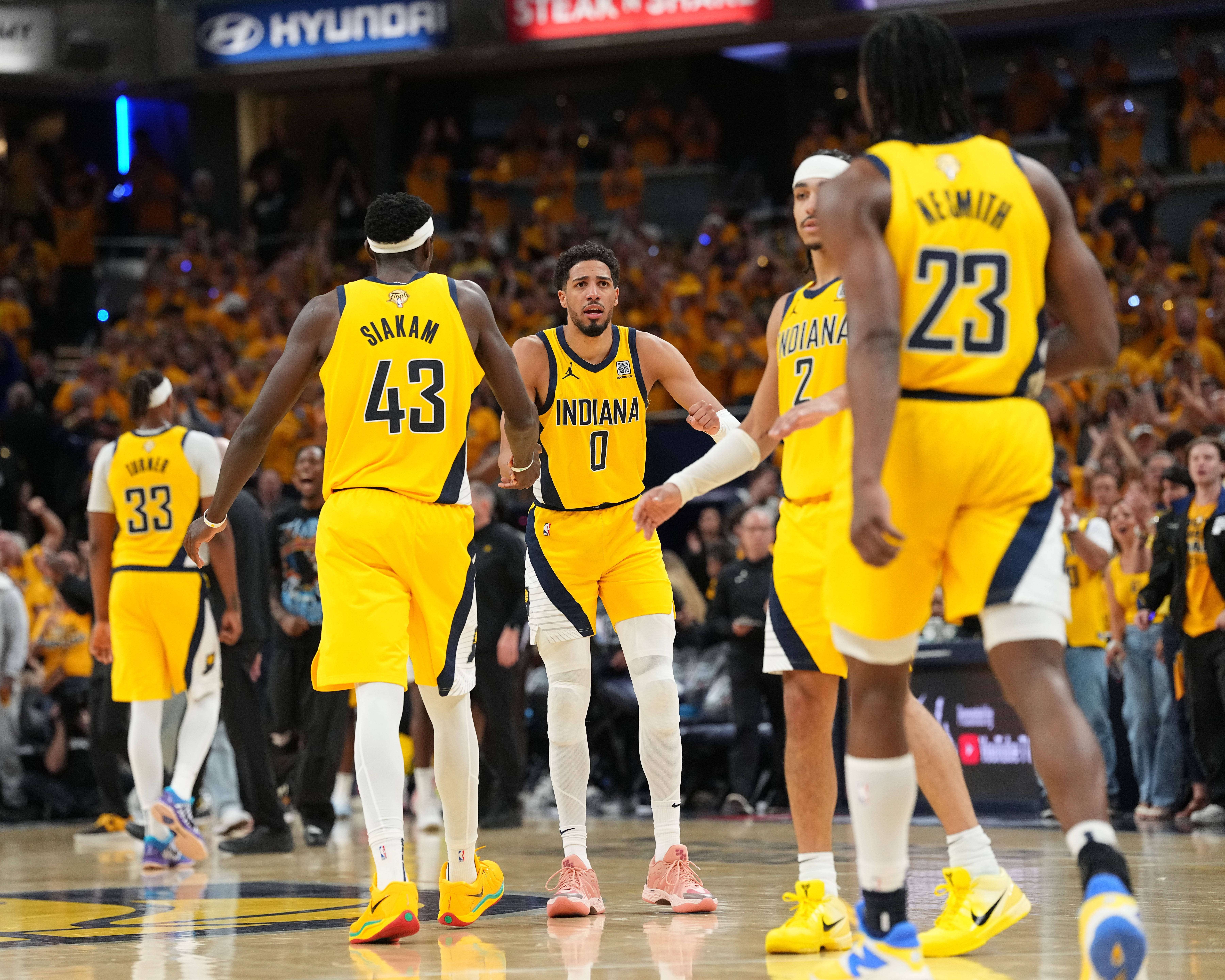 包含NBA季后赛赛程吃紧；印第安纳步行者赛前止住颓势；管理层满意；年轻球员得到机会的词条