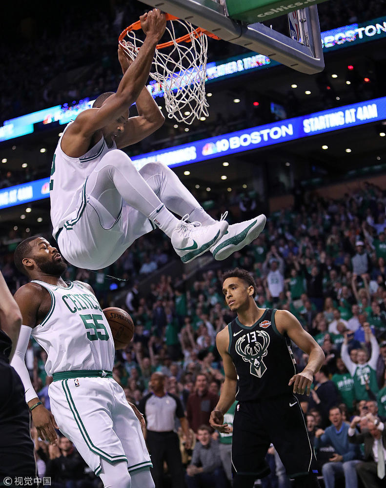 包含密尔沃基雄鹿训练开放日，窗口期门线救险引欢呼，意甲在即，控场能力受关注的词条