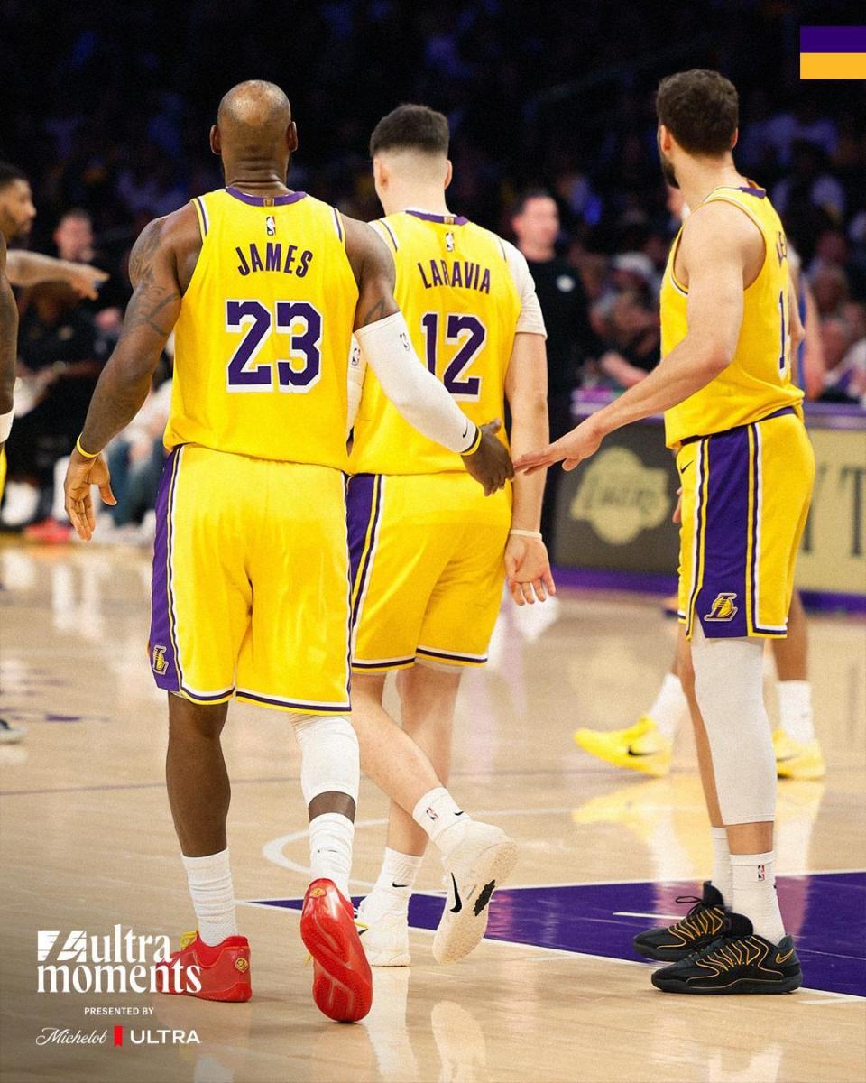 包含詹姆斯回归赛场,败北首场状态亮眼,勇士观众沸腾!的词条 包含詹姆斯回归赛场,败北首场状态亮眼,勇士观众沸腾!的词条